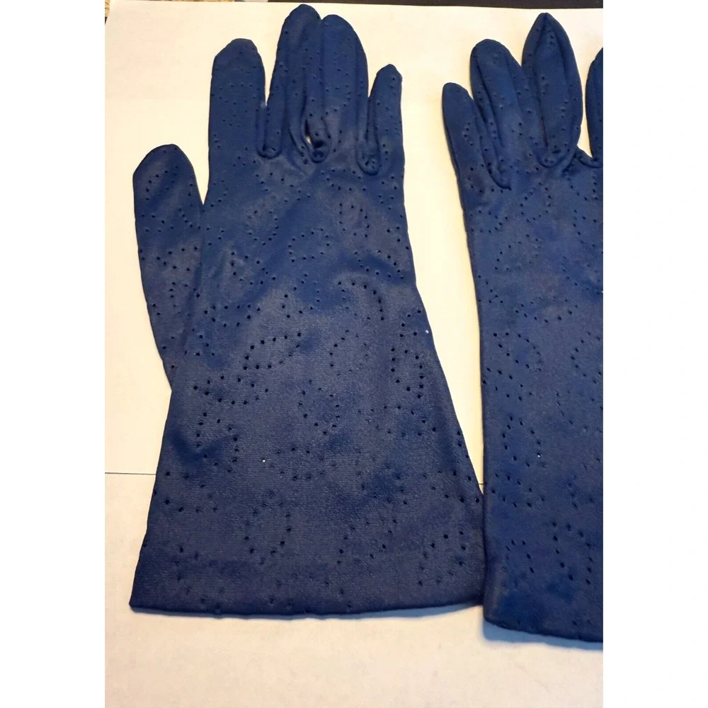 Vintage Womens Medium Blue Full Finger Peek a Boo Pattern Dress Gloves MCM